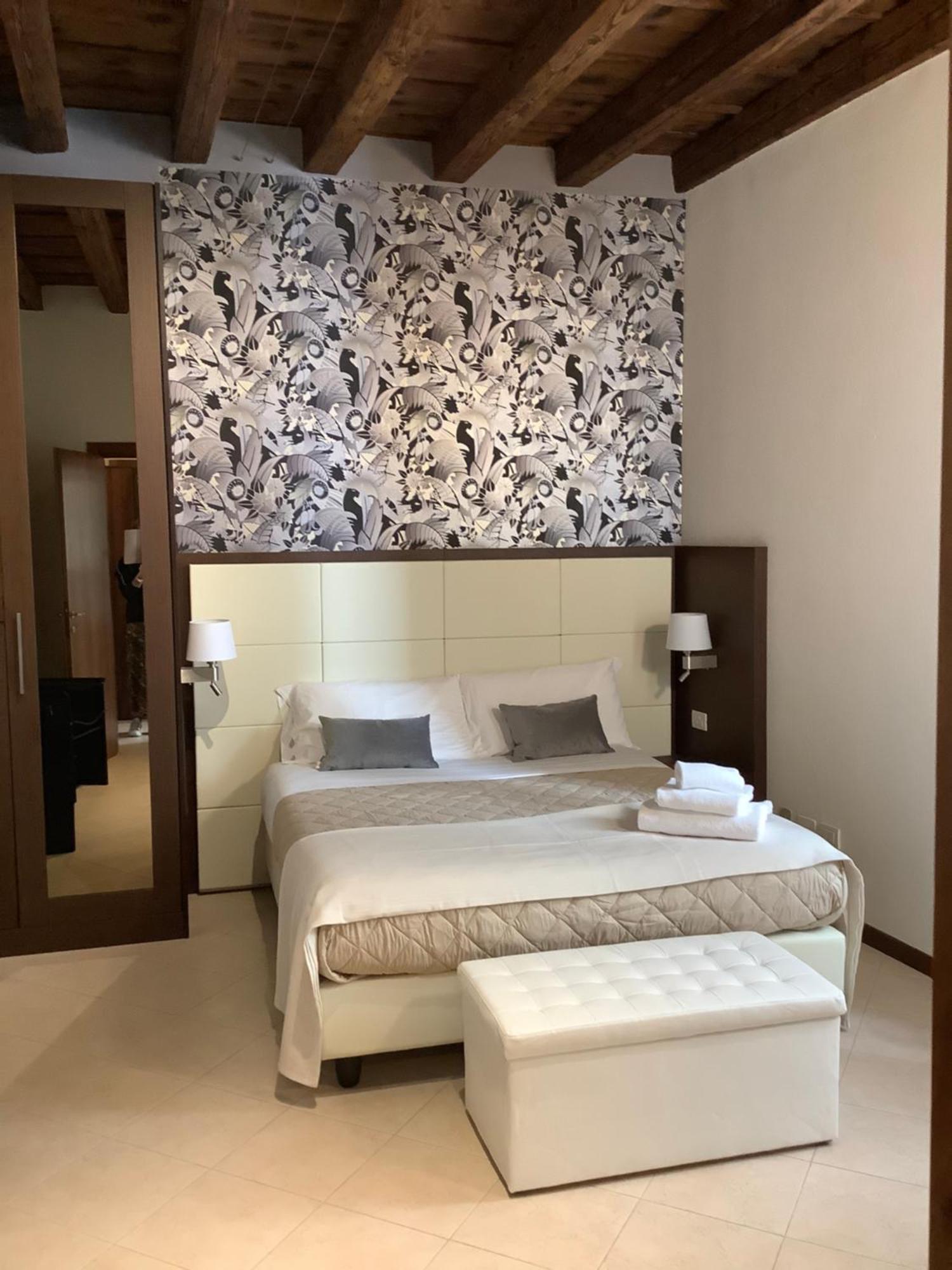 Verona Porta Borsari Relais Exteriör bild